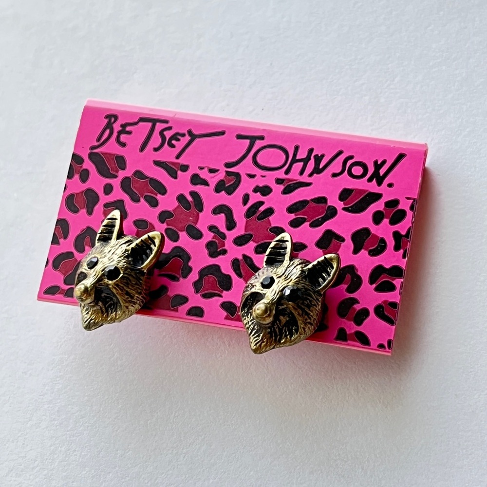NWT Betsey Johnson Y2K Vintage rabbit 🐰 Earrings
